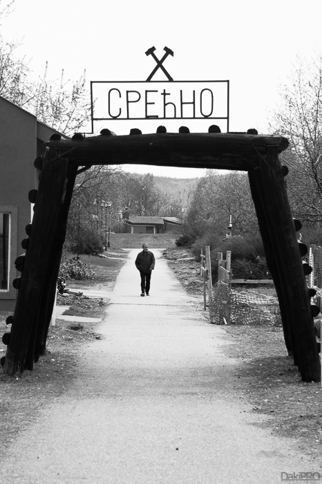 04-24-2011_12.37_-_Bor_Family_-_Dragica_Daca_Dusan_Stefa_-_IMG_8421-1-800